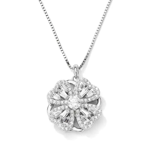 CARLIDANA Rotatable Clover Pendant Necklace